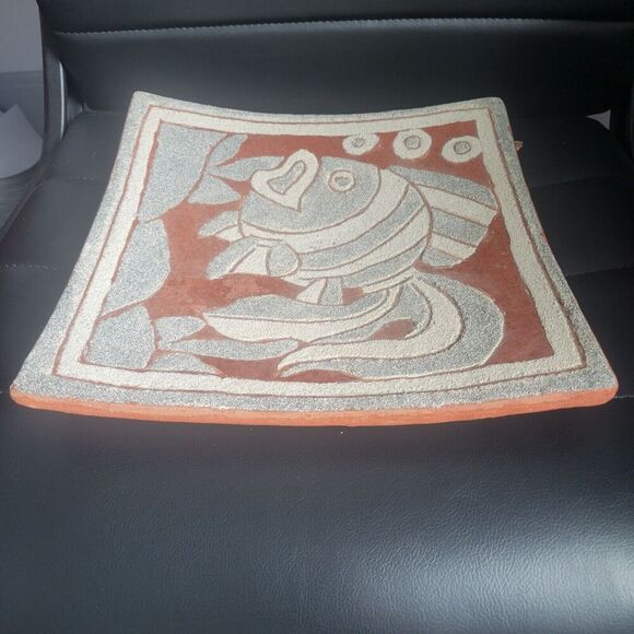 Indonesian pottery from Lombak Fish Dish Sand Art Piece 12 X 12 Has Brochure - Picture 8 of 10
